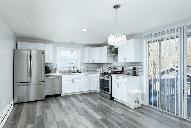 16 Vincent Cir, Worcester, MA 01604