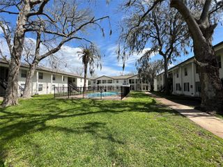 500 Willow Drive C8, Lake Jackson, TX 77566