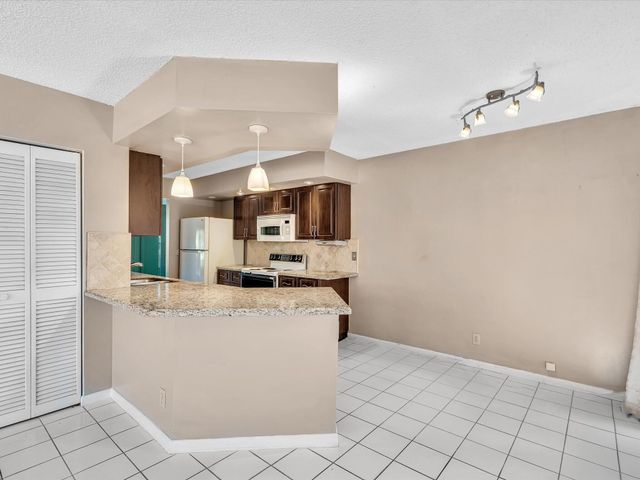 19982 Villa Lante Place, Boca Raton, FL 33434