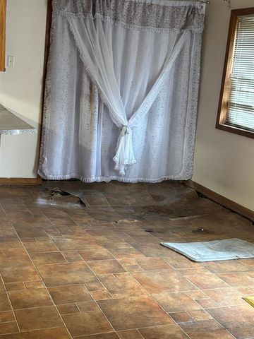 703 W 4Th St, Lonoke, AR 72086