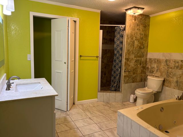 703 W 4Th St, Lonoke, AR 72086