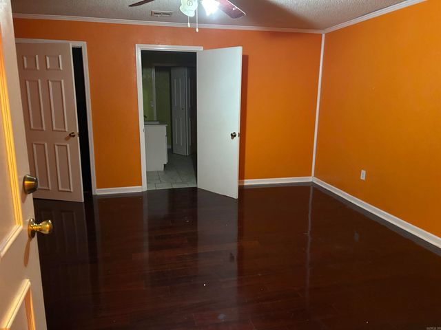 703 W 4Th St, Lonoke, AR 72086