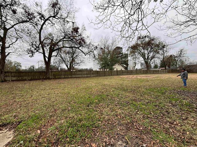 703 W 4Th St, Lonoke, AR 72086