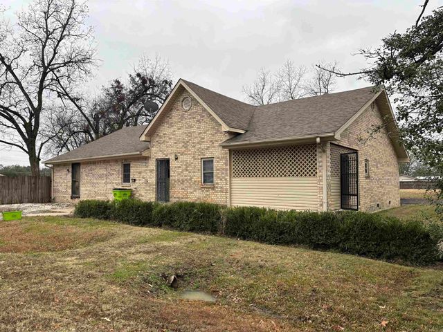 703 W 4Th St, Lonoke, AR 72086