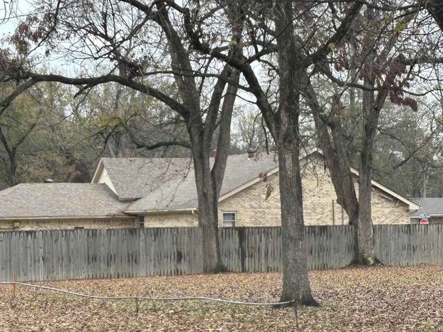 703 W 4Th St, Lonoke, AR 72086