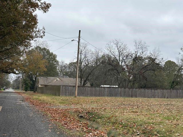 703 W 4Th St, Lonoke, AR 72086