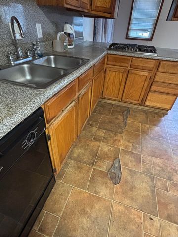 703 W 4Th St, Lonoke, AR 72086