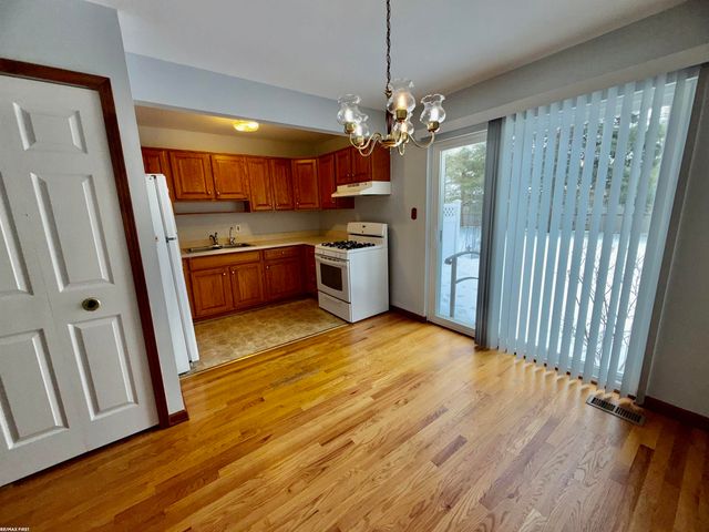 45183 Kensington Street, Utica, MI 48317