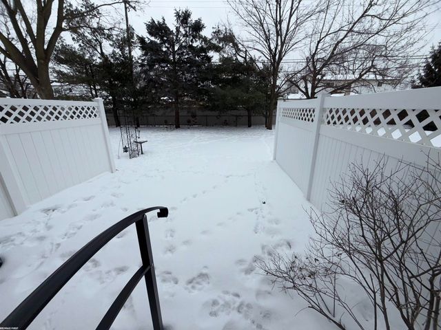 45183 Kensington Street, Utica, MI 48317