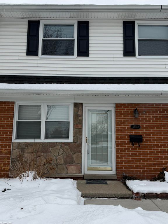 45183 Kensington Street, Utica, MI 48317