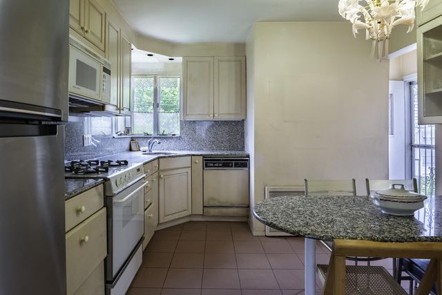 141-27 Coolidge Avenue, New York City, NY 11435