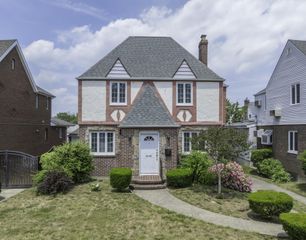 141-27 Coolidge Avenue, New York City, NY 11435