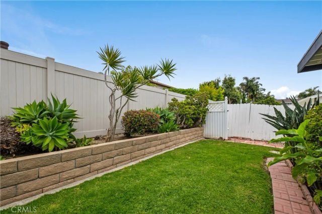 20852 Lancelot Lane, Huntington Beach, CA 92646