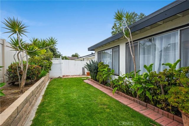 20852 Lancelot Lane, Huntington Beach, CA 92646