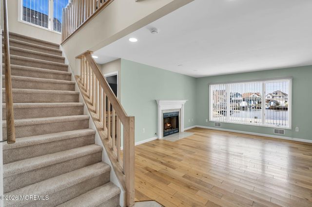 30 Toppinglift Drive, Bayville, NJ 08721