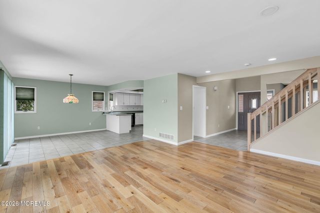 30 Toppinglift Drive, Bayville, NJ 08721