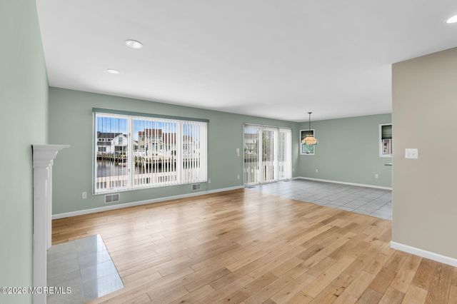 30 Toppinglift Drive, Bayville, NJ 08721