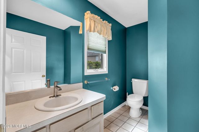 30 Toppinglift Drive, Bayville, NJ 08721