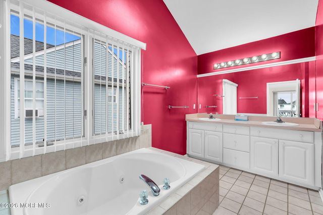 30 Toppinglift Drive, Bayville, NJ 08721