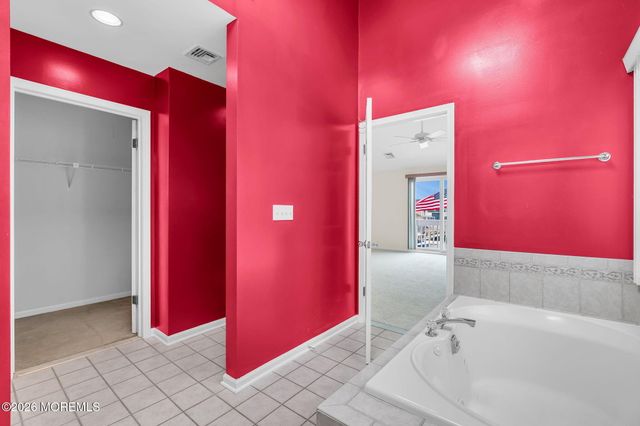30 Toppinglift Drive, Bayville, NJ 08721