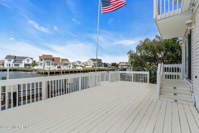 30 Toppinglift Drive, Bayville, NJ 08721