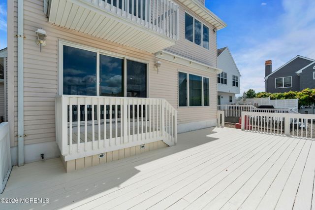30 Toppinglift Drive, Bayville, NJ 08721