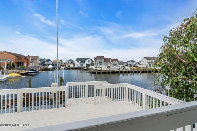 30 Toppinglift Drive, Bayville, NJ 08721
