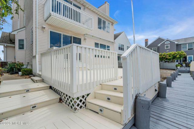 30 Toppinglift Drive, Bayville, NJ 08721