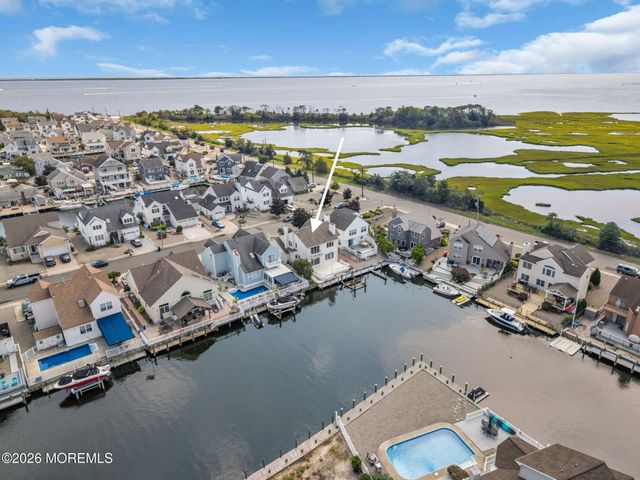 30 Toppinglift Drive, Bayville, NJ 08721