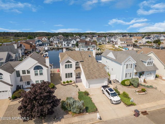 30 Toppinglift Drive, Bayville, NJ 08721