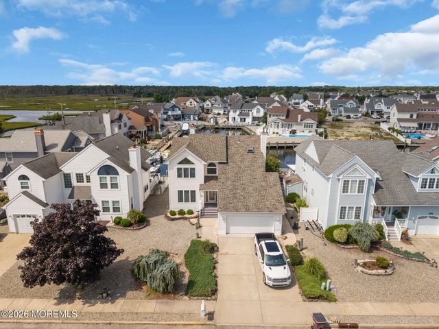 30 Toppinglift Drive, Bayville, NJ 08721