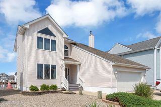 30 Toppinglift Drive, Bayville, NJ 08721