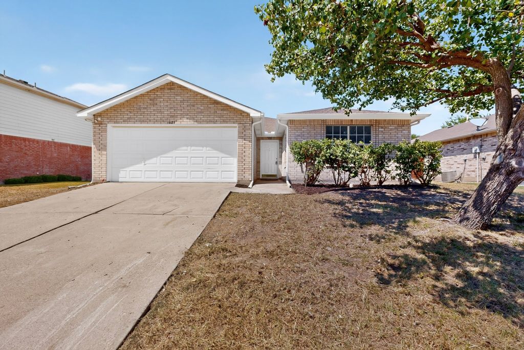 625 Spillway Drive, Little Elm, TX 75068