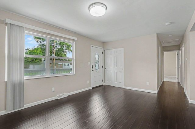 5015 Fullerton Drive, Columbus, OH 43232