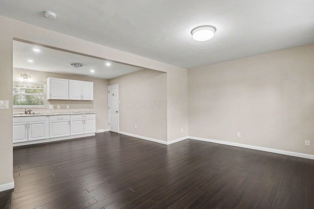 5015 Fullerton Drive, Columbus, OH 43232