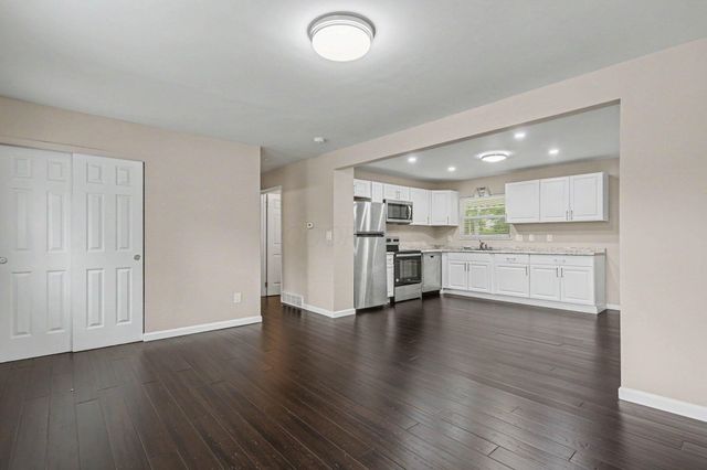 5015 Fullerton Drive, Columbus, OH 43232