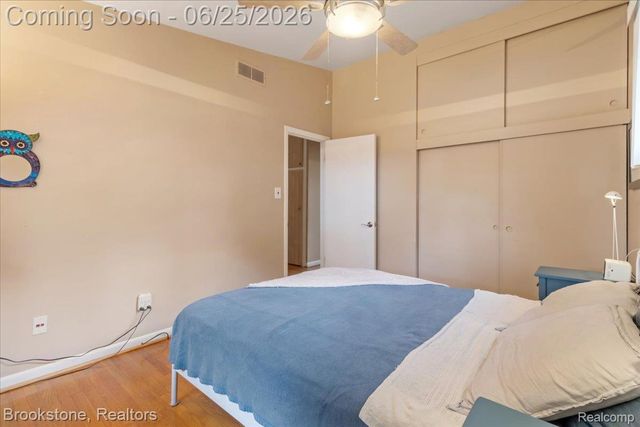 24210 Beverly Street, Oak Park, MI 48237