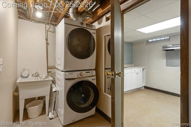 24210 Beverly Street, Oak Park, MI 48237