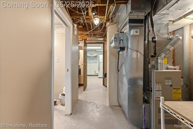 24210 Beverly Street, Oak Park, MI 48237