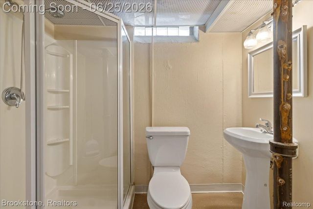 24210 Beverly Street, Oak Park, MI 48237