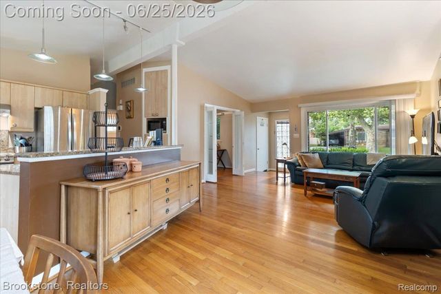 24210 Beverly Street, Oak Park, MI 48237