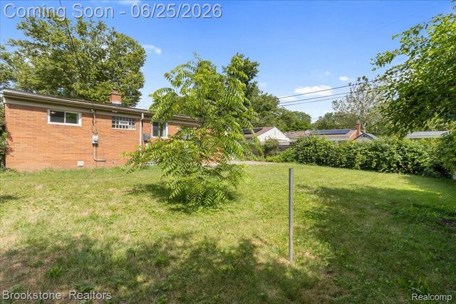 24210 Beverly Street, Oak Park, MI 48237