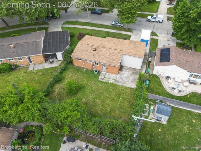 24210 Beverly Street, Oak Park, MI 48237
