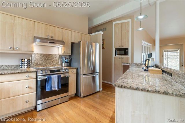 24210 Beverly Street, Oak Park, MI 48237