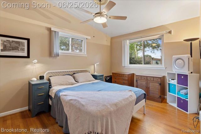 24210 Beverly Street, Oak Park, MI 48237