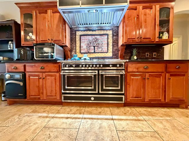 1916 Oakbrook Drive, Sherwood, AR 72120