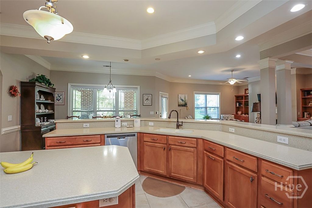 Image 10 of property listing at 1502 River Oaks Drive, Richmond Hill, GA 31324
