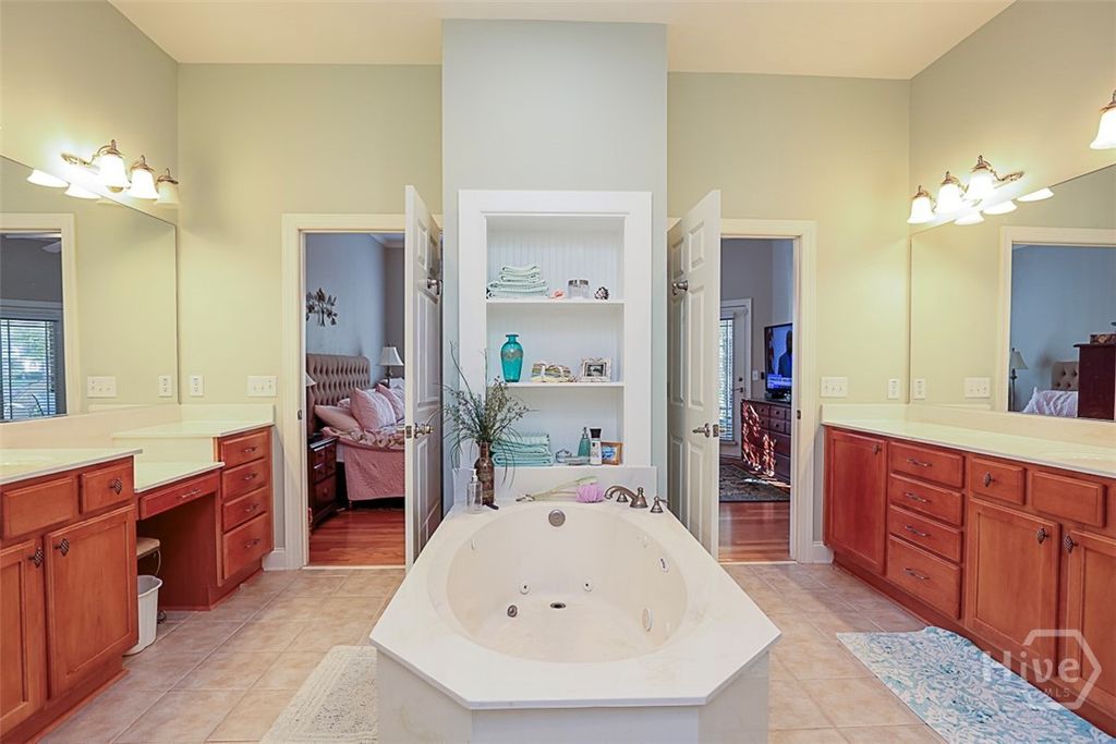 Image 17 of property listing at 1502 River Oaks Drive, Richmond Hill, GA 31324