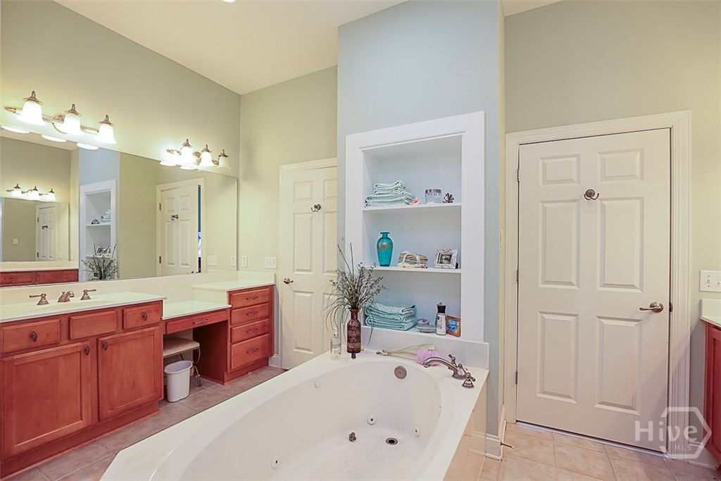 Image 18 of property listing at 1502 River Oaks Drive, Richmond Hill, GA 31324