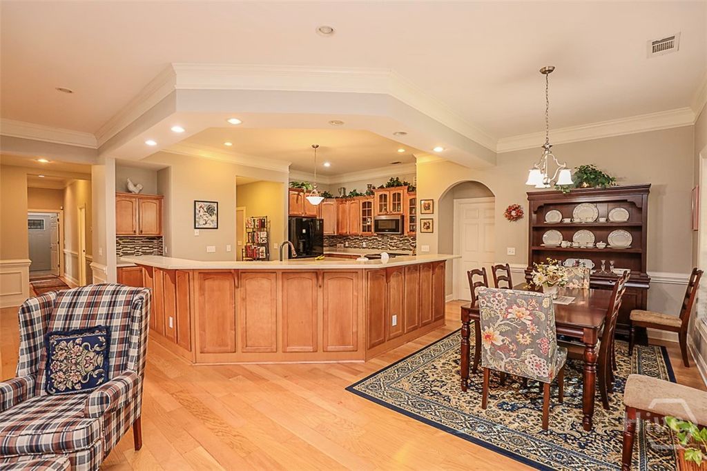 Image 7 of property listing at 1502 River Oaks Drive, Richmond Hill, GA 31324